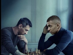 Adegan main catur ini aslinya memunculkan Messi vs Ronaldo. Tapi menyesuaikan dengan final Piala Dunia 2022, Mbappe-lah yang kini jadi lawan Messi. Foto: Dok. Twitter