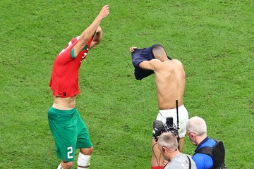 Tradisi Unik Tukar Jersey dalam Sepak Bola Sejak Kapan? Ini Sejarahnya