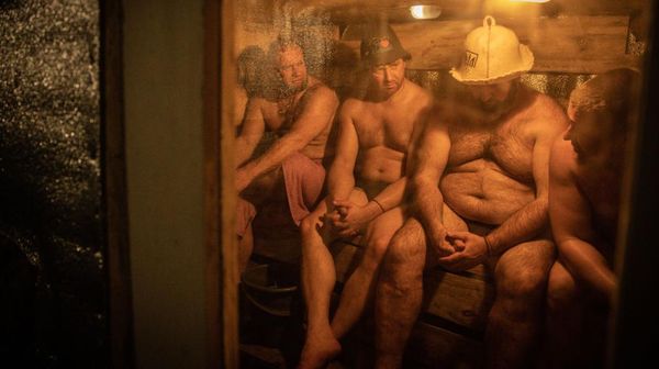 Pasukan Ukraina Rehat Sejenak di Sauna Bawah Tanah