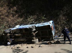 Bus Pariwisata Terjun ke Sungai, 19 Penumpang Tewas