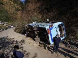 Penampakan Bus Maut yang Tewaskan Belasan Orang di Nepal