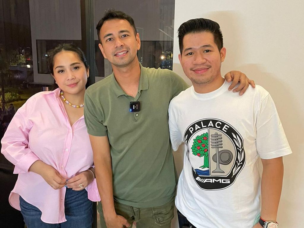 Influencer Reynard Gozali Mendulang Cuan Jual Sepatu Jadi Langganan Raffi Ahmad Cs Influencer Reynard Gozali Mendulang Cuan Jual Sepatu Jadi Langganan Raffi Ahmad Cs