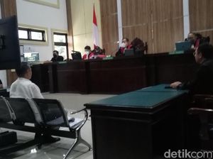 Terdakwa Kasus Tambang Ilegal di Pasuruan Berkukuh Tak Bersalah Terdakwa Kasus Tambang Ilegal di Pasuruan Berkukuh Tak Bersalah