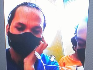 4 Pelaku Scampage Jadi Pesakitan Setelah Bobol dan Jual Data Kartu Kredit 4 Pelaku Scampage Jadi Pesakitan Setelah Bobol dan Jual Data Kartu Kredit