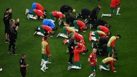 Maroko tetap penuh rasa syukur atas kiprahnya yang memang luar biasa sampai akhirnya terhenti di semifinal. Foto: Anadolu Agency via Getty Images/Anadolu Agency