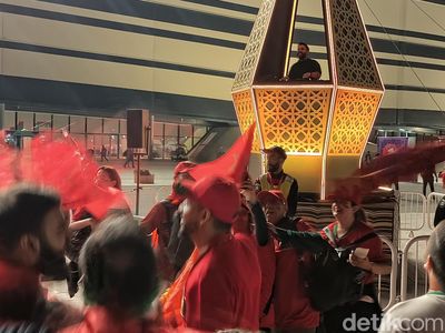 Jelang Semifinal, Suporter Prancis-Maroko Joget Bareng di Al-Bayt