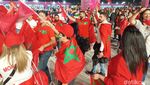 Jelang Semifinal, Suporter Prancis-Maroko Joget Bareng di Al-Bayt