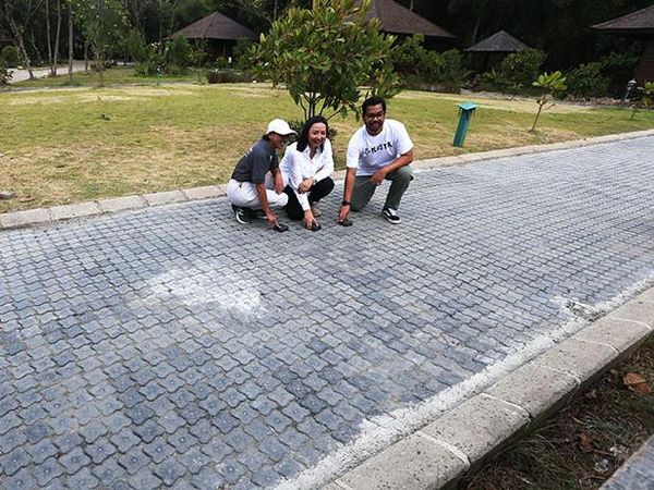 Taman Mangrove Angke Dilapisi Paving Block Hasil Daur Ulang