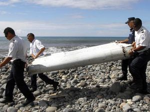 Potongan Pesawat MH370 Ditemukan di Madagaskar! Kuatkan Teori Bunuh Diri Potongan Pesawat MH370 Ditemukan di Madagaskar! Kuatkan Teori Bunuh Diri