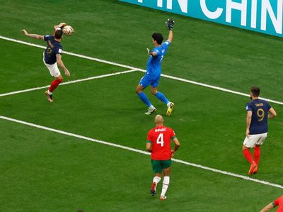 Gol Akrobatik Theo Hernandez yang Membuka Jalan Prancis