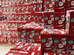 Pedagang Parsel di Medan Banjir Orderan Jelang Nataru