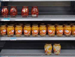 Ini Lho Asal-usul Warga China Borong Buah Persik Kalengan saat COVID-19 Ngamuk