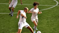Pertandingan ini juga diikuti oleh pesepakbola wanita asal Mesir Sarah Essam Hassanin.