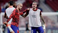 Antoine Griezmann (kiri, Prancis) dan Rodrigo De Paul (Argentina) sama-sama membela Atletico Madrid. Selain itu, masih ada Nahuel Molina dan Angel Correa di skuad Albiceleste. Foto: Getty Images/Soccrates Images