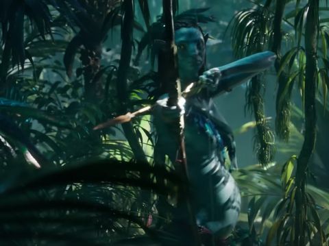 Zoe Saldana dalam Avatar 2: The Way of Water (2022)