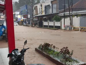 Banjir Bandang di Sukanagara Cianjur, Ratusan Rumah Terendam