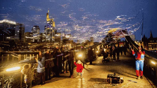 Bingkai Sepekan: Warna, Cahaya dan Bencana