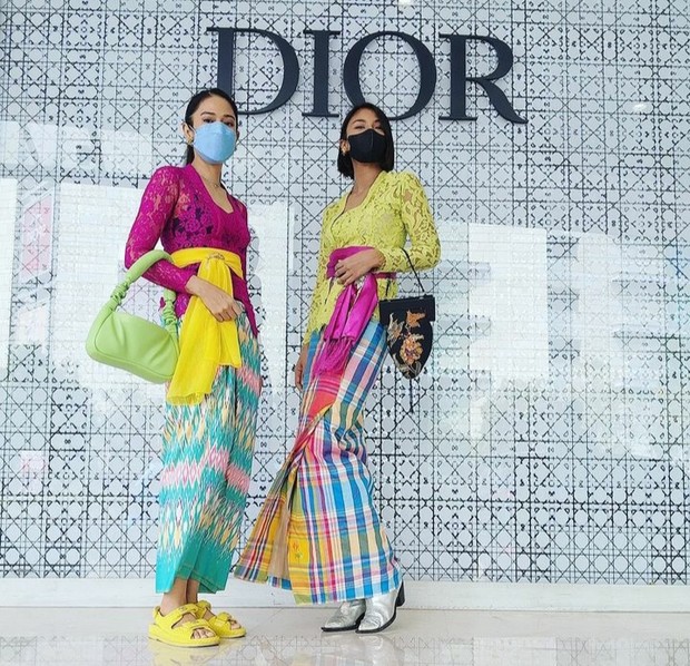 Dian Sastro dan Shareefa Daanish di Special Screening Film Nana/Foto: Instagram @therealdisastr Penampilan Terbaik Dian Sastro Sepanjang Tahun 2022 saat Menghadiri Acara Spesial