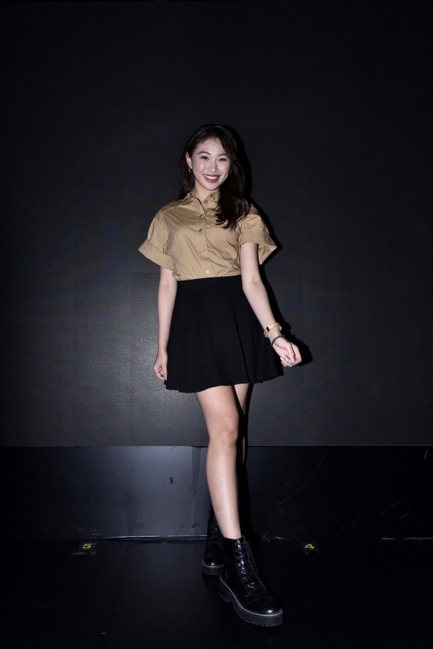 Gaya Serba Hitam ala Shani JKT48. Foto: Twitter.com/N_ShaniJKT48 Gaya Serba Hitam ala Shani JKT48. Foto: Twitter.com/N_ShaniJKT48