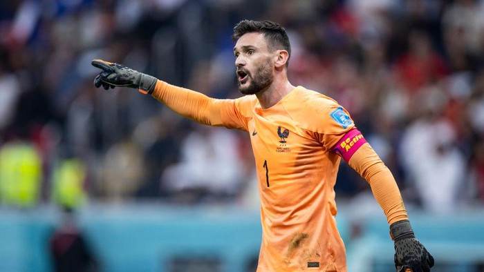 14 December 2022, Qatar, Al-Chaur: Soccer: World Cup, France - Morocco, final round, semi-final, Al-Bait stadium, France goalkeeper Hugo Lloris gestures. Photo: Tom Weller/dpa (Photo by Tom Weller/picture alliance via Getty Images)
