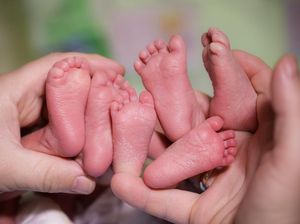 Krisis Populasi, Warga Lahirkan Bayi Kembar 5 Dihadiahi Pemerintah Korsel Rp 2 M Krisis Populasi, Warga Lahirkan Bayi Kembar 5 Dihadiahi Pemerintah Korsel Rp 2 M