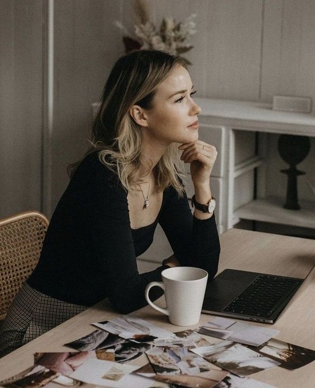 ilustrasi seseorang yang sedang memikirkan untuk mengambil resiko baru untuk menggapai impiannya