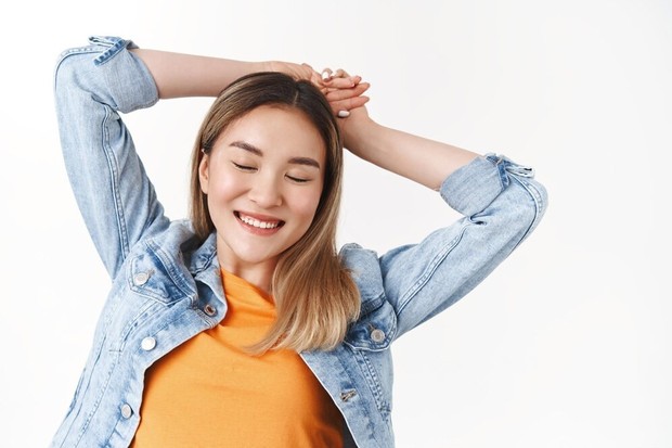 Ilustrasi peregangan microbreaks/ Foto: Freepik.com/cookie_studio Ilustrasi peregangan microbreaks/ Foto: Freepik.com/cookie_studio