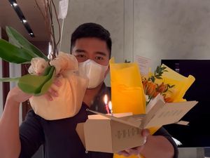 Kaesang Kasih 2 Bunga di Ultah Erina Gudono, Isi Kartu Ucapan Bikin Salfok