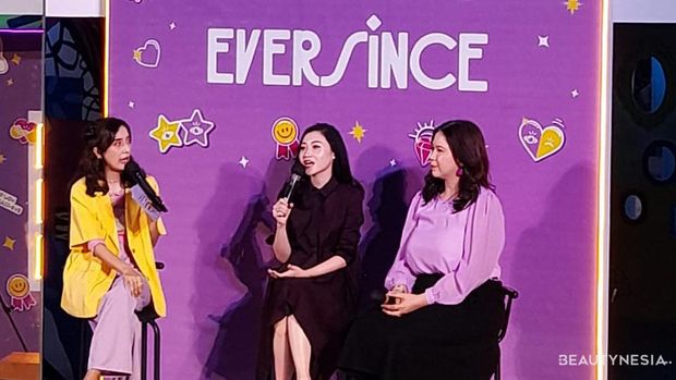 Kehadiran Dr. Arini Widodo, SpKK dan beauty influencer Affi Assegaf di peluncuran EVERSINCE pada Kamis, (15/12)