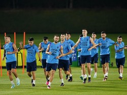 Tim kedua adalah pemain yang tidak tampil saat Argentina mengalahkan Kroasia di semifinal Piala Dunia 2022. Mereka menjalani latihan di lapangan Universitas Qatar. (Adam Davy/Getty Images)