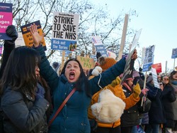 Heboh 100 Ribu Perawat Inggris Mogok Kerja, Ada Apa?