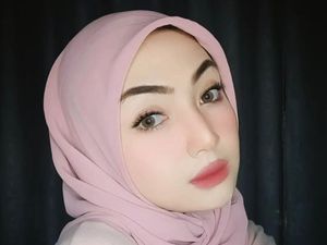 Riesca Rose Mantap Berhijab, Postingan Instagram Dirapikan