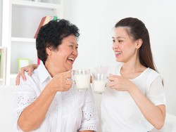 Hari Ibu Jadi Momen Tepat Ajak Orang Tua Lebih Sehat, Ini Caranya