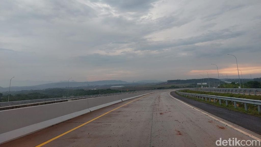 Penampakan Tol Japek Selatan yang Mau Dibuka Saat Libur Nataru Penampakan Tol Japek Selatan yang Mau Dibuka Saat Libur Nataru