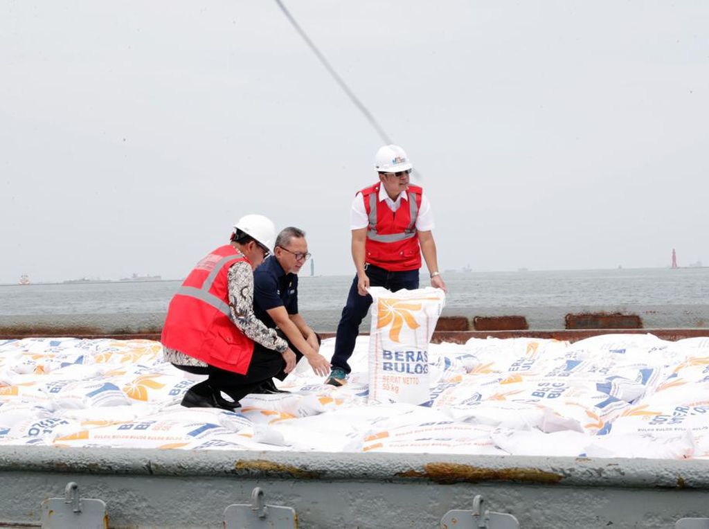 Bulog Dapat Penugasan Operasi Pasar Beras Sepanjang 2023 Bulog Dapat Penugasan Operasi Pasar Beras Sepanjang 2023