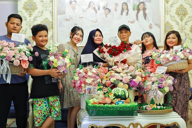 Via Vallen dan Adik-adik