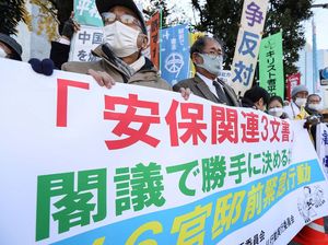 Warga Jepang Protes Kenaikan Pajak