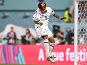 Pogba Ledek Rambut McKennie: Dukung Prancis, ya?