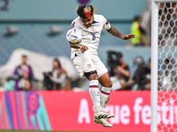 Pogba Ledek Rambut McKennie: Dukung Prancis, ya?