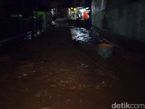 Sempat Terjebak Banjir dan Lumpur Sumedang, Ai Berhasil Diselamatkan Sempat Terjebak Banjir dan Lumpur Sumedang, Ai Berhasil Diselamatkan