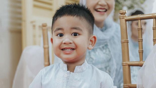 Bukan Cuma Nahyan, Sosok Ini Juga Tak Pakai Beskap di Pernikahan Kaesang