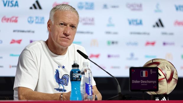 DOHA, QATAR - DECEMBER 17: Didier Deschamps, Head Coach of France, speaks during the France Press Conference at the Main Media Center on December 17, 2022 in Doha, Qatar. (Photo by Mohamed Farag/Getty Images Europe)