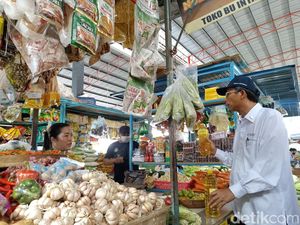 Jelang Nataru, Dirjen Perdagangan Cek Harga Telur-Bahan Pokok di Kota Blitar Jelang Nataru, Dirjen Perdagangan Cek Harga Telur-Bahan Pokok di Kota Blitar