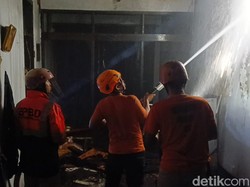 Diduga gegara Lilin, Rumah di Tasikmalaya Hangus Terbakar