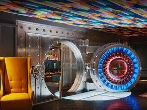 Keren! Bar di Basement Ini Dulunya Brankas Bank Nasional Keren! Bar di Basement Ini Dulunya Brankas Bank Nasional