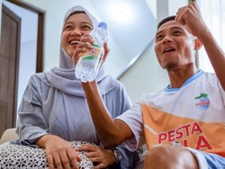 Dokter Ingatkan Pentingnya Cukupi Asupan Mineral saat Nobar Final Bola