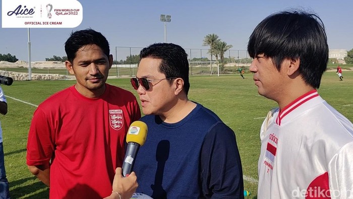 Menyaksikan Piala Dunia 2022 di Qatar juga bisa sambil seru-seruan menjajal lapangan di Doha. Bersama Menteri BUMN Erick Thohir dan Ryan DMasiv, detik.com mengolah si kulit bundar.