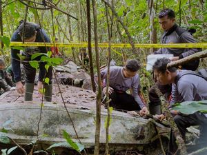Fakta-fakta Penemuan Bangkai Pesawat Diduga Peninggalan PD II di Kotabaru Fakta-fakta Penemuan Bangkai Pesawat Diduga Peninggalan PD II di Kotabaru