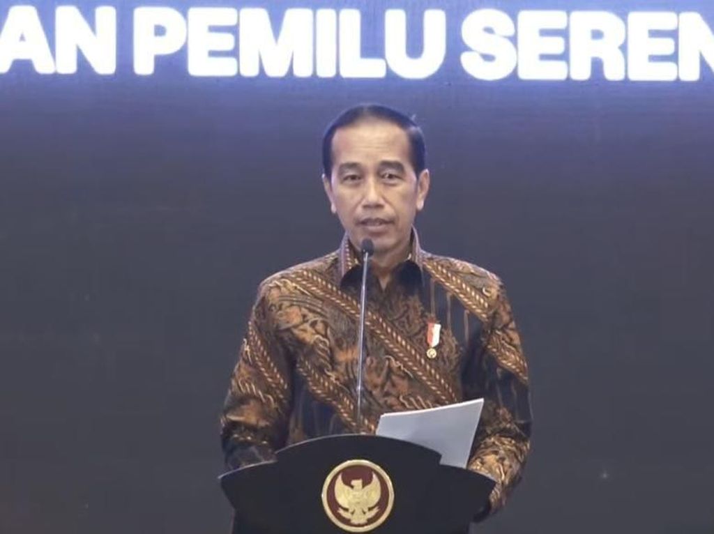 Relawan Dorong Jokowi Segera Reshuffle Menteri-menteri Offside