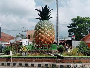 Sejarah Tugu Nanas Subang di Jalancagak yang Ikonik